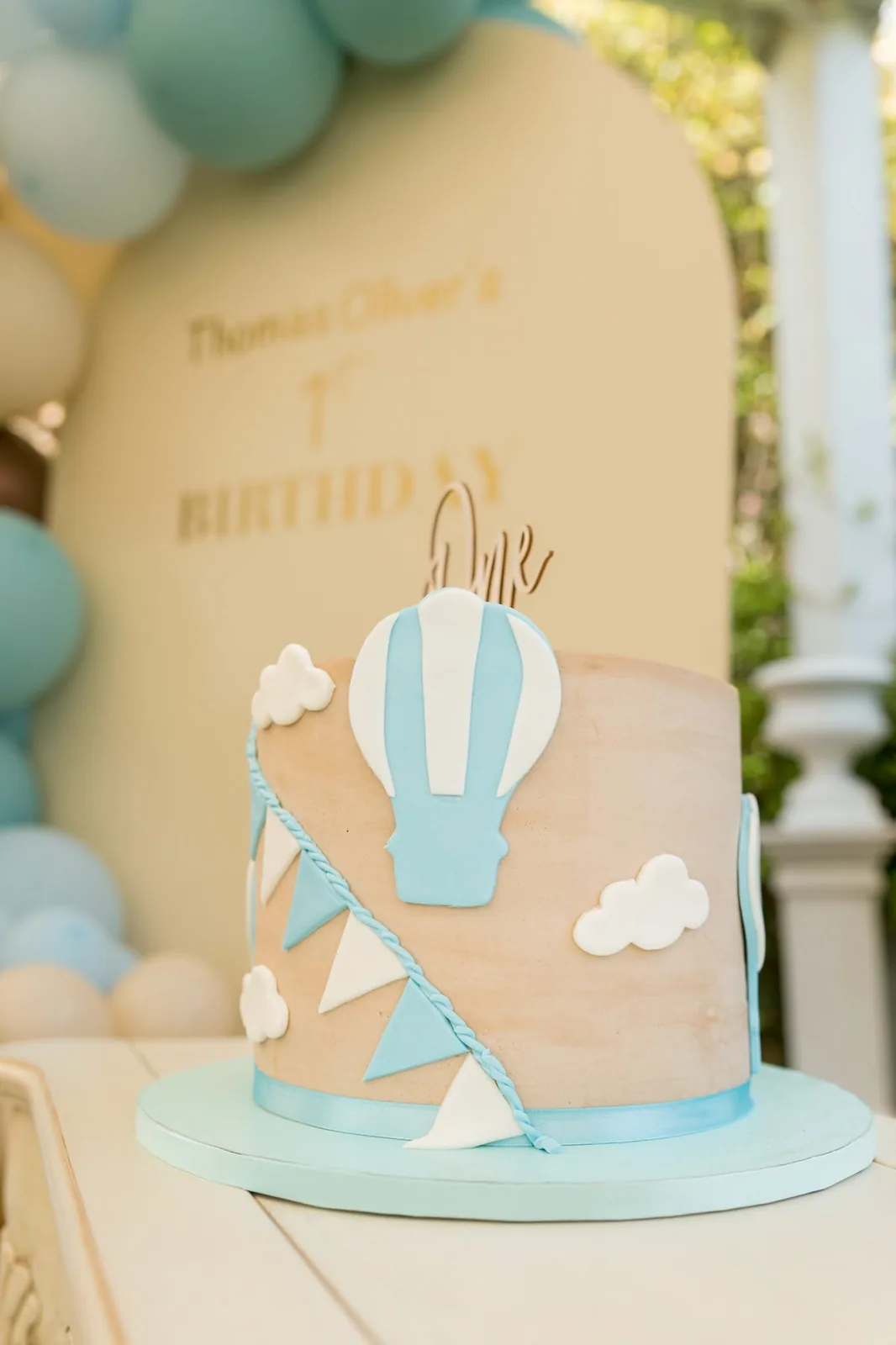 hot air balloon first birthday cake malta